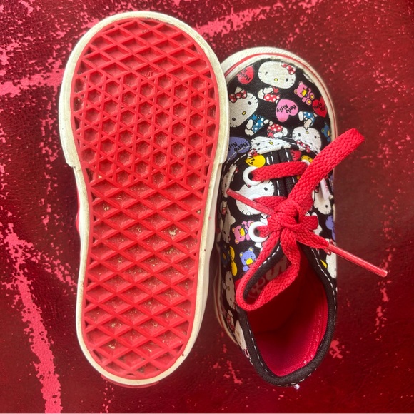 Vans hello Kitty limited edition toddler size 4.5 - Picture 3 of 3